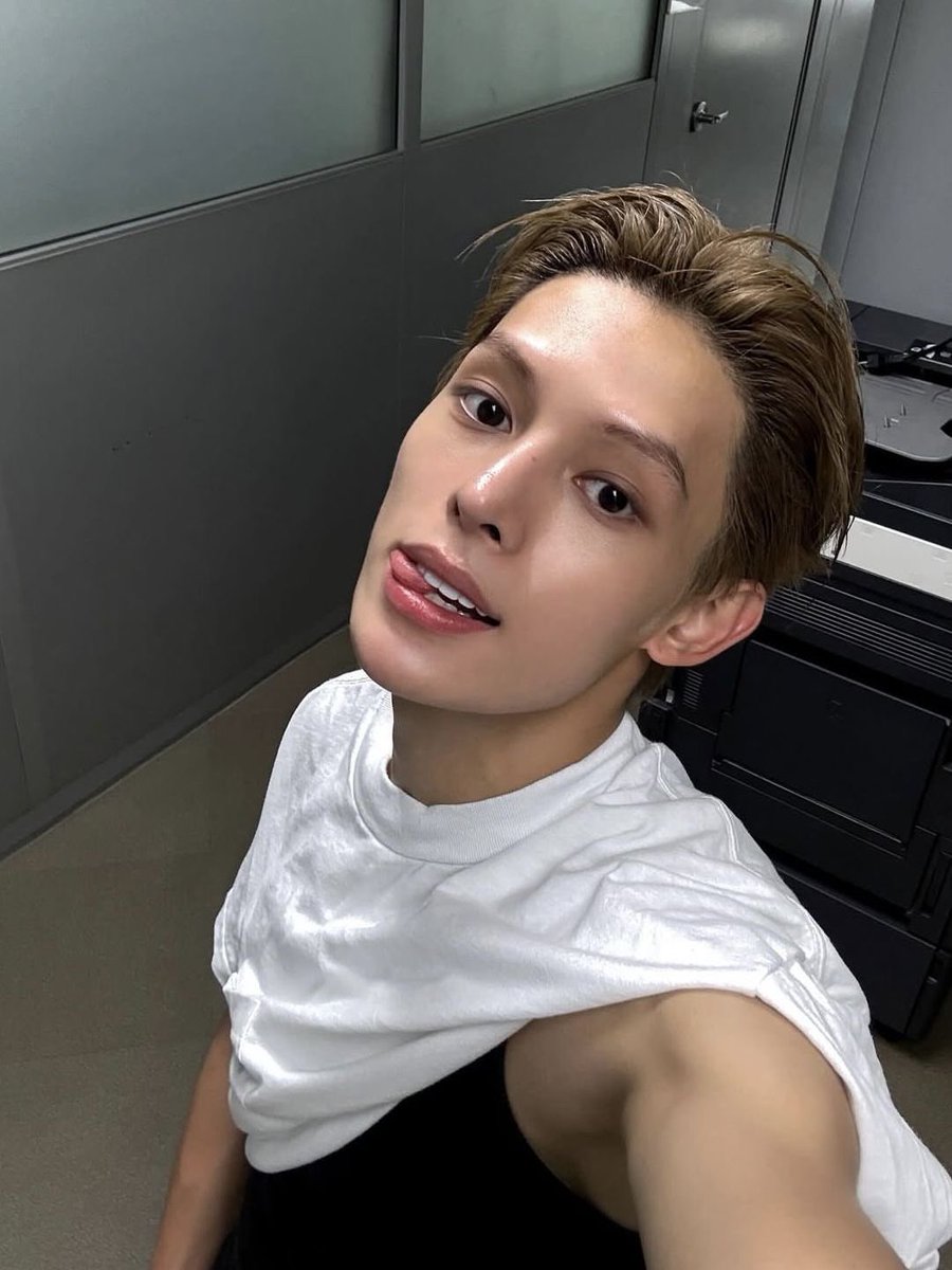 jjamingyu's tweet photo. i’m still at the restaurant https://t.co/SJenJflKc3