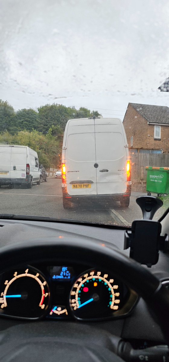 abz_fab's tweet photo. @amazon your driver blocked the entry to a care home and to a whole street and then was rude when asked to move as cars built up both ways! https://t.co/VJYoWDtHke