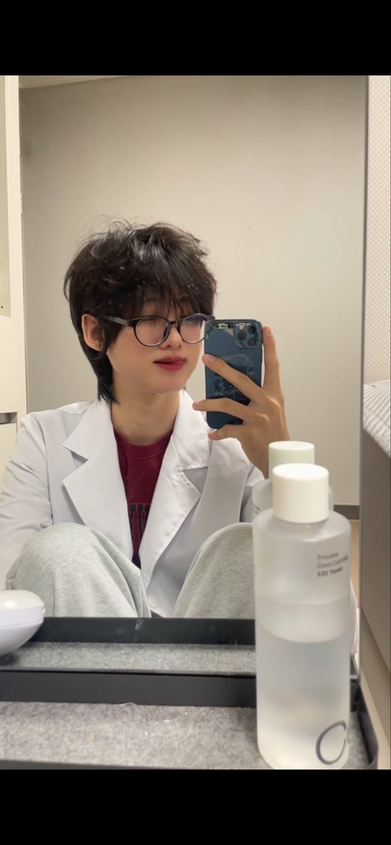 kityio1863's tweet photo. 전부 맘에 안들어버려~
하면할수록 공부를 많이 해야겠구나 느끼는중임…
고증이라곤 연구복밖에 없지만 어쨋든 리히토야ㅜ https://t.co/yOpLHPFKp4