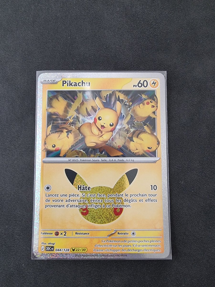 Gypso000's tweet photo. Jour 41 !
Aujourd'hui le troisième pikachu des 30 ans que j'ai eu !
Cette carte me fait grave penser à Naruto, je vois que ça 😂 https://t.co/ixc0Uy9fX5