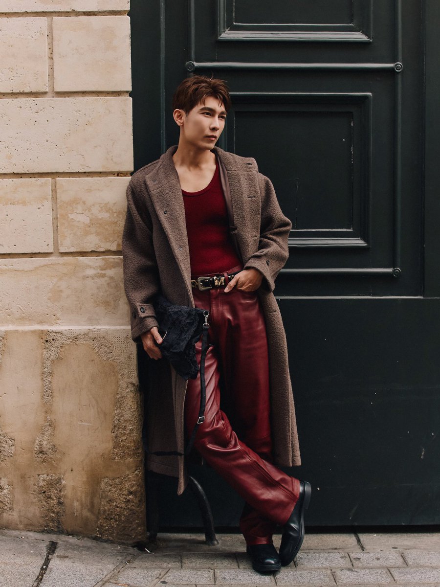 myworldspt's tweet photo. หล่ออันตรายเล่นกับใจเด็กสาว ❤️‍🔥✨

MEW X ELIE SAAB HM 

@MSuppasit #MewSuppasit 
#ELIESAABxHMwithMew
#HM #HMThailand #HMThailandxMEW https://t.co/cBl43aHpPX