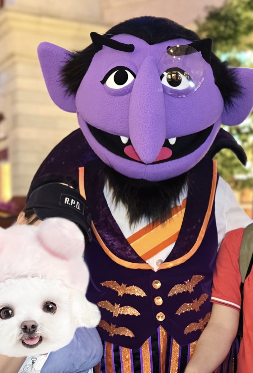 michael_m0910's tweet photo. ユニバ行ってきた！
推しと写真♡ https://t.co/VnW44FZRi8