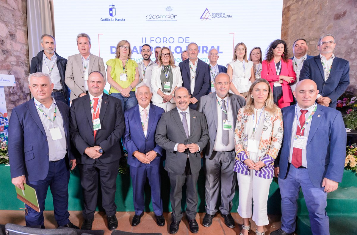 PRODESE's tweet photo. 👉El gerente de #PRODESE, Víctor Alcocer, y el integrante de la JD y alcalde de #Cardenete, Francisco Cocera, asistieron al #IIForoDeDesarrolloRural. 
📃Estas son las reivindicaciones para que pueblos como los de la #SerraníaDeCuenca puedan avanzar:  https://t.co/35Y1eE7csG https://t.co/JfZ8q9ZLOh
