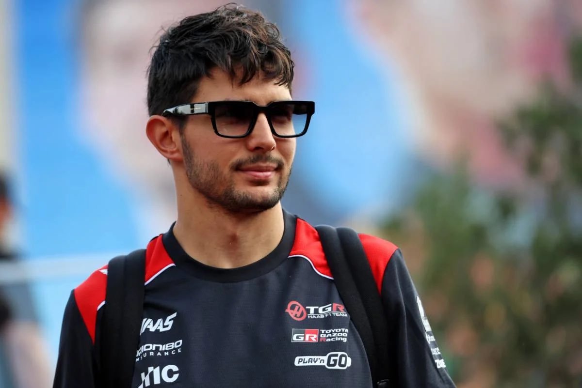 LeSprintEdition's tweet photo. « Je suis l’un des meilleurs pilotes présents sur la grille, et je n’ai pas peur de le dire. » 😤

Esteban Ocon, interrogé sur son avenir, affirme qu’il a encore sa place en Formule 1. 

Via @wearetherace 

#F1 #BahreinGP https://t.co/DsGIZ7pAuE