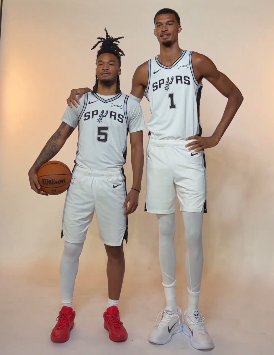 SASpursMemes's tweet photo. Area 51 at Spurs Media Day 🔥 https://t.co/KILfBazDmv