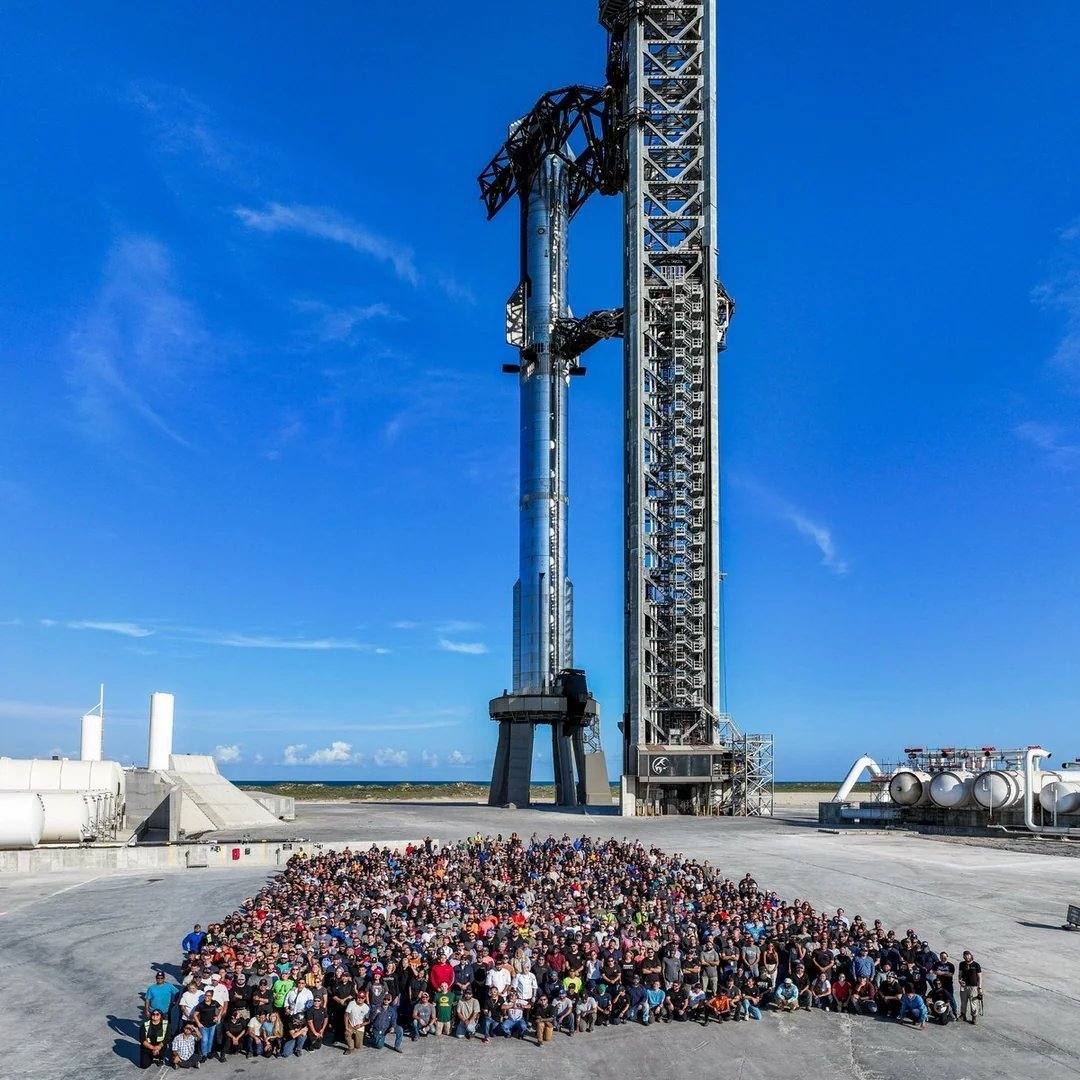 yatharthmann's tweet photo. Probably the best engineering team on Earth. https://t.co/Josj7fBB2V