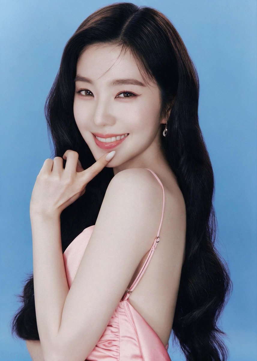 beambaebaee's tweet photo. มึง ใครจะไหวก่อน สวยเกิน https://t.co/YYfxvYreYI