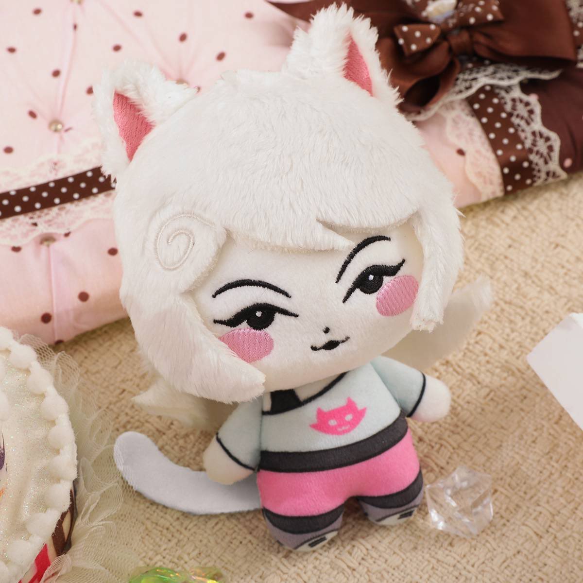 mimigri000's tweet photo. I’m happy to announce the Roxy plushie is available to purchase again for 3 weeks!! 
Thanks for being so patient and thanks to everyone who pledged during the petition period ^-^
I’ll put the link below! https://t.co/g5RjY2fmUo
