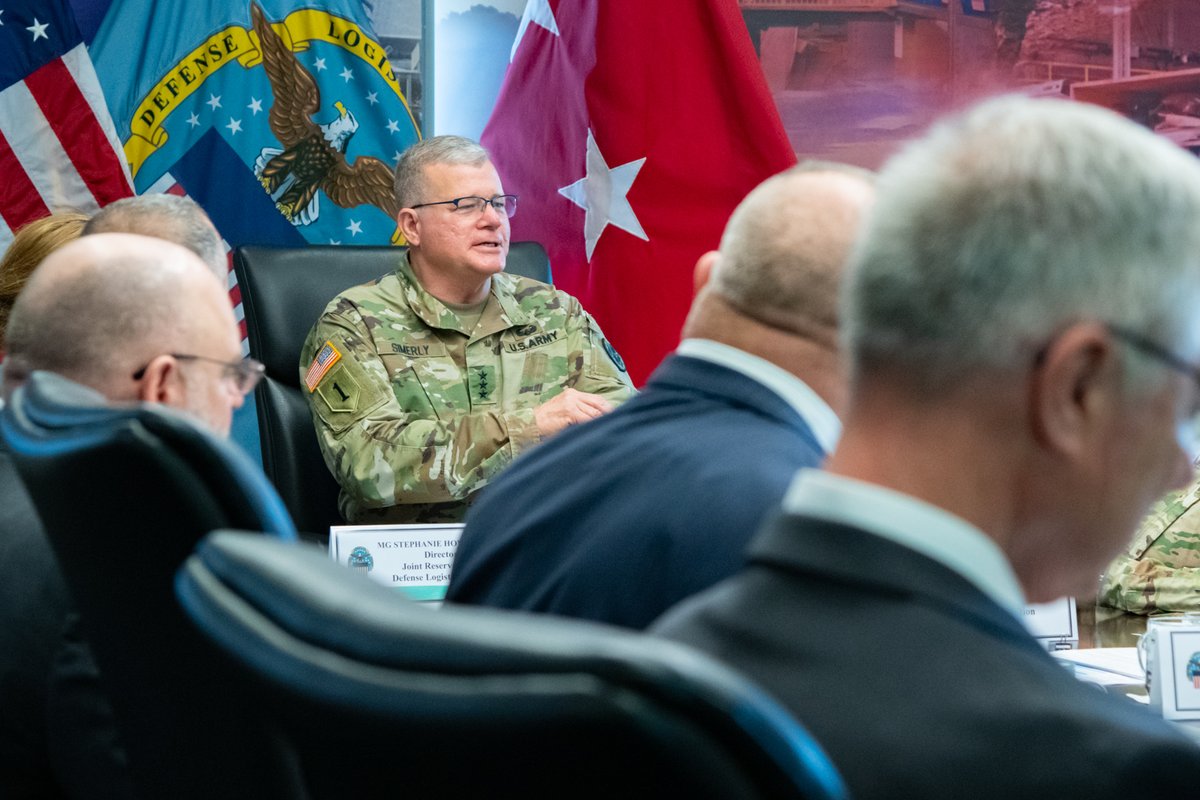 DLAMIL's tweet photo. As he prepares to depart DLA and retire from the @USArmy after 36 years of service, DLA Director Army Lt. Gen. Mark Simerly reflects on a tenure defined by transformation.

Read his full conversation in the latest edition of Loglines: https://t.co/DccS5JS2pP

#Loglines2026Issue3 #DLADirector #Leadership