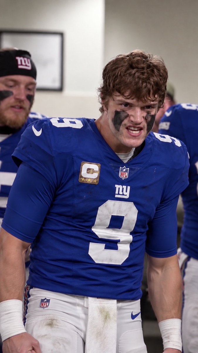 NFL_DovKleiman's tweet photo. Yikes: The Giants now have a LOWER chance of winning the NFC after trading for JJ McCarthy, according to Polymarket.

McCarthy could be the worst QB in the NFL 🤦‍♂️ https://t.co/Us4uTAiNbz