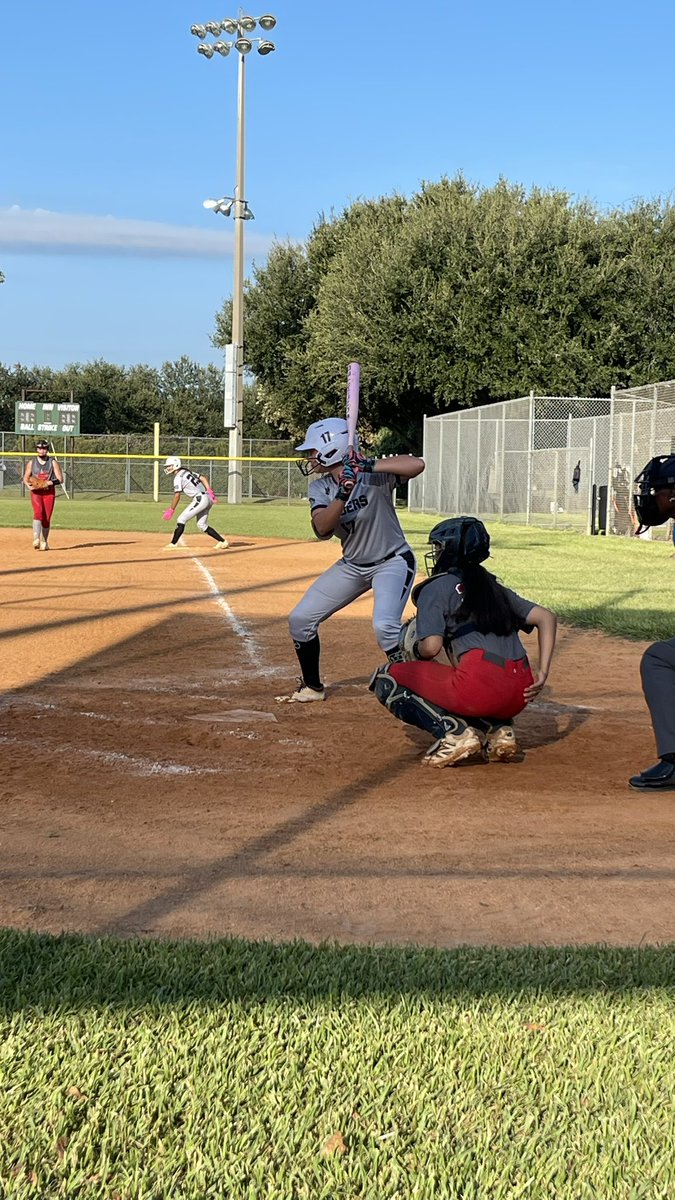 CoxAvery2013's tweet photo. Space city warm up was a great one. We played up in  16u. Had a great time will be making sure to use this weekend to work on mechanics and making necessary adjustments for the upcoming season. 
Finished with Batting 
average.583 
OBP .615
7 hits 
1HR OTF 
6 RBI
10ks ERA .000 https://t.co/wuFY0Nnah0