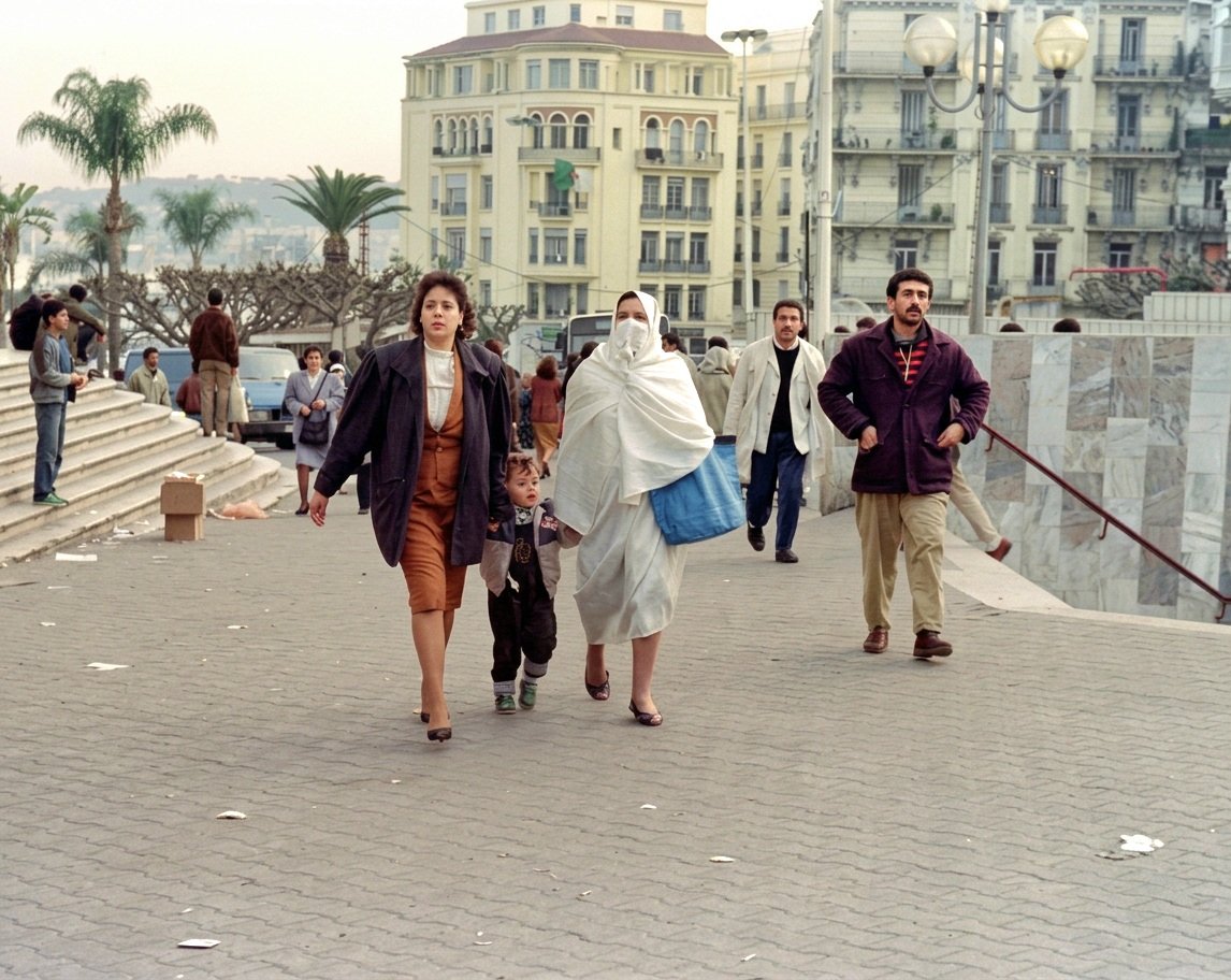 wana_visualss's tweet photo. 🇩🇿 Algeria, 1992. https://t.co/mHpcwRFywP