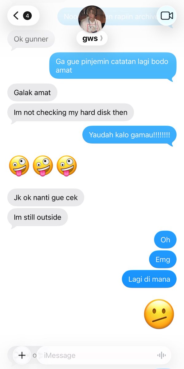 melletfelle's tweet photo. tonsan kolak few-tweets + narration

kilas balik masa di mana mereka berkeras ada rasa yang tidak perlu (tidak bisa) dibahas. 

aka zaman masih hts aka jahiliyach era

tw: koko, wk, ga dong… feelings of insecurity and toxic relationship and overall very bad mindset

minors dni https://t.co/xjKVXFlgU9