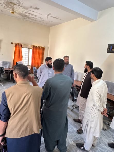 Digibizz_GOB's tweet photo. DigiBizz Team Visits Chaman

The DigiBizz team visited Boys Degree College, Chaman, to assess lab facilities for a potential DigiBizz Center. The visit focused on strengthening digital skills, training, and career opportunities for local youth.

#DigiBizz #Chaman #DigitalSkills https://t.co/gnwGaeBVI5
