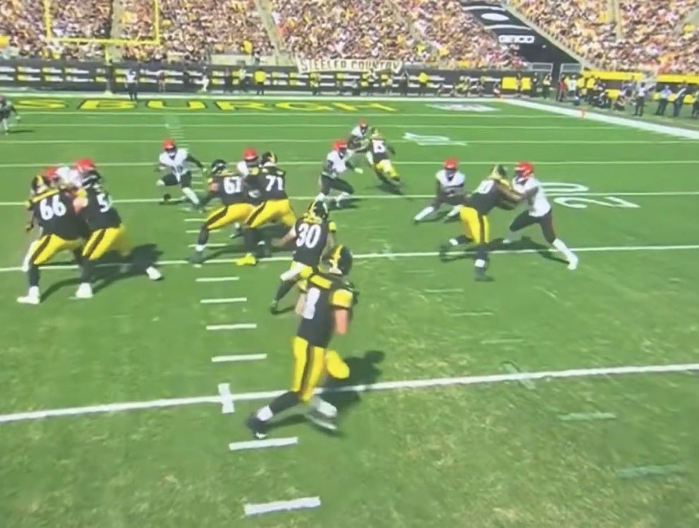 PickensBurgh's tweet photo. Game 1 of the Steelers real starting OL

😮‍💨 https://t.co/1yAauFyveK