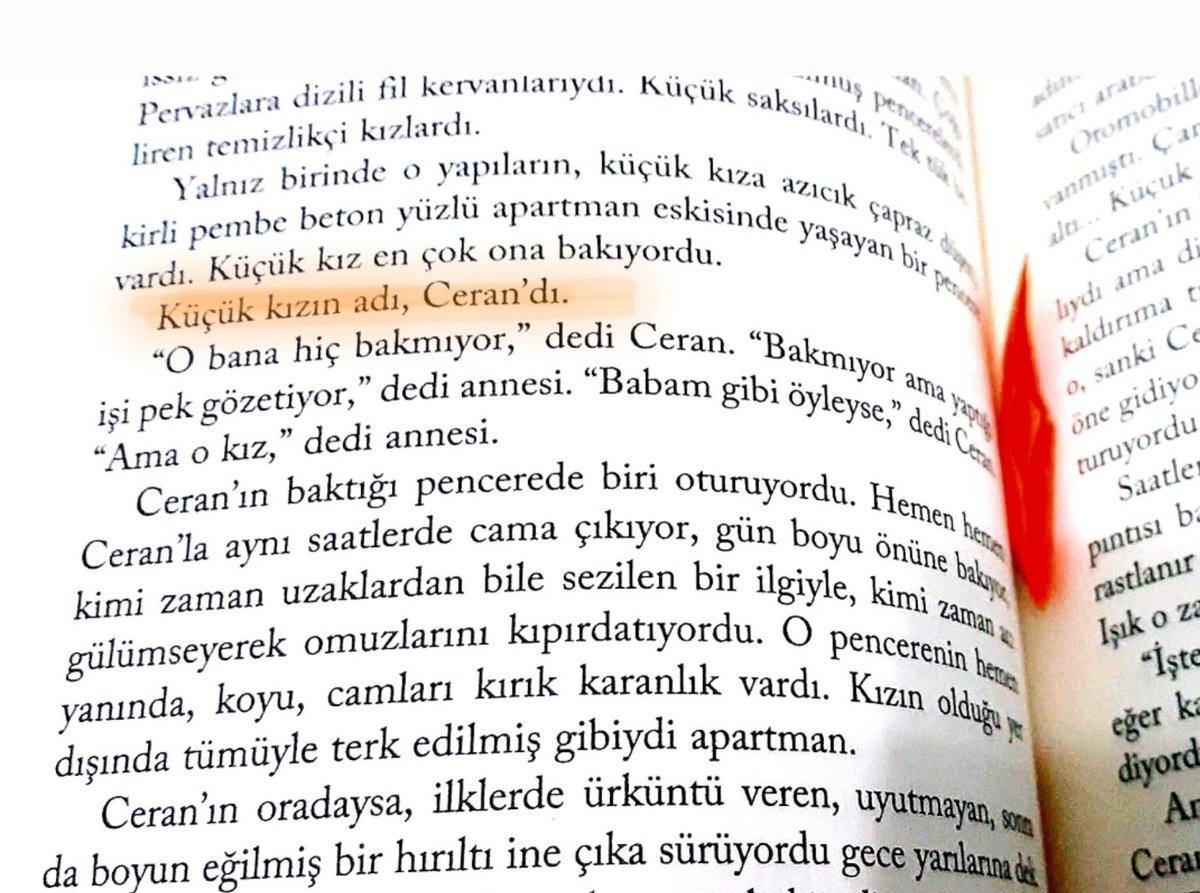 Ceran_U's tweet photo. İyileşmiyor, iyileşmeyecek de, bir yaka çiçeği gibi her nefeste canıma batacak, biliyorum.
Hulki Aktunç'un İşleme Yaşam öyküsünde küçük kızın adı Ceran'mış. Bana Ceran diyenlerle toplandık, birlikte okuyoruz iyileşmeyen yaraları. https://t.co/I5S4aY5MxC