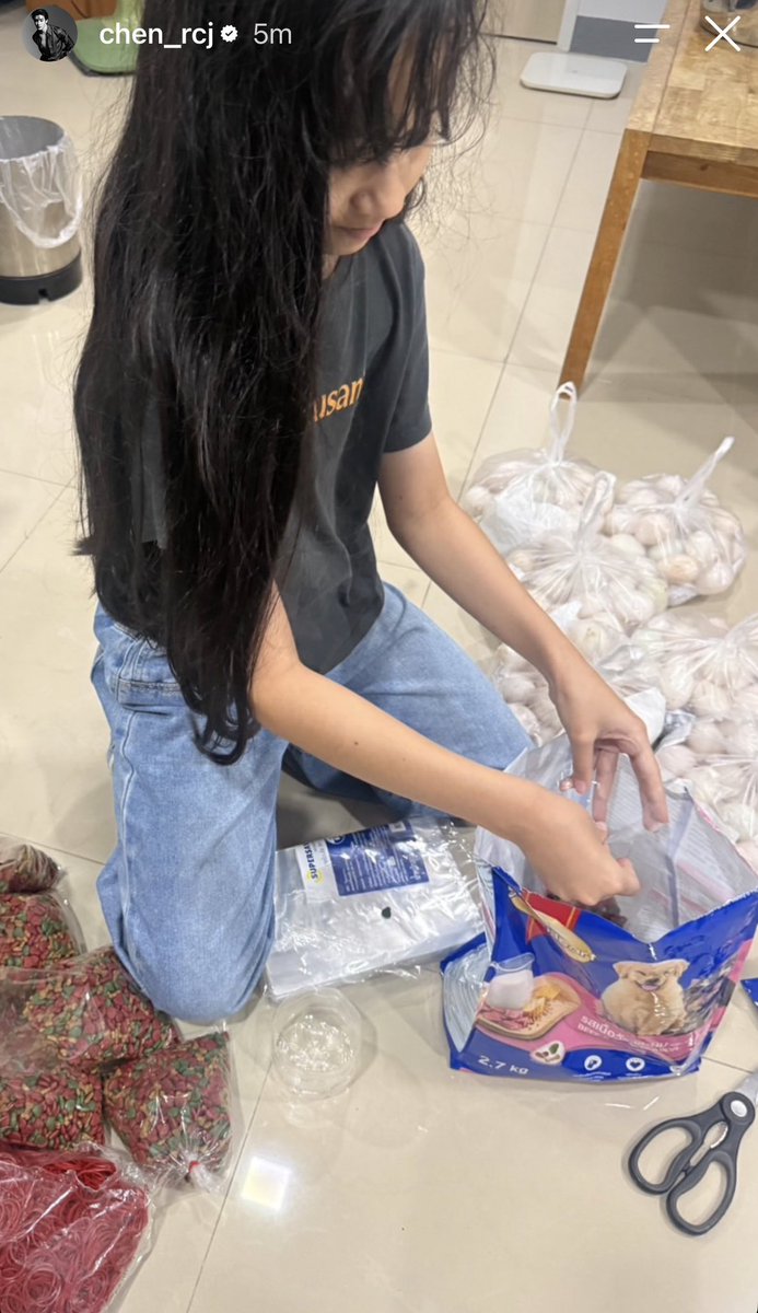 bamnieboondin's tweet photo. 【📢IGS: chen_rcj @ChenRcj 】
#จุงอาเชน #JoongArchen

Aydin family continues preparing food 💕 https://t.co/4lgdcIabZL