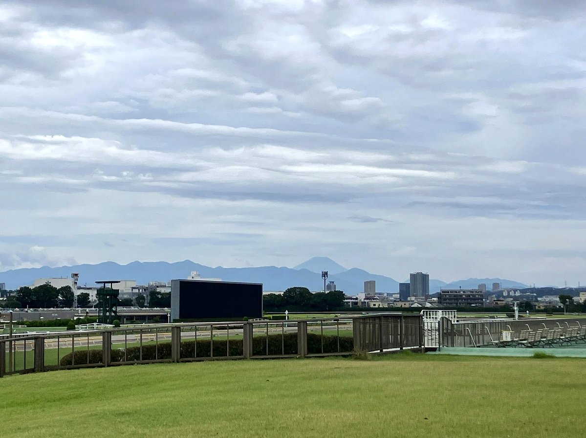 w_f_fun's tweet photo. 明日中間テストだけど夜更かしなう
（9月28日1:37） https://t.co/F0bl6V0MFa