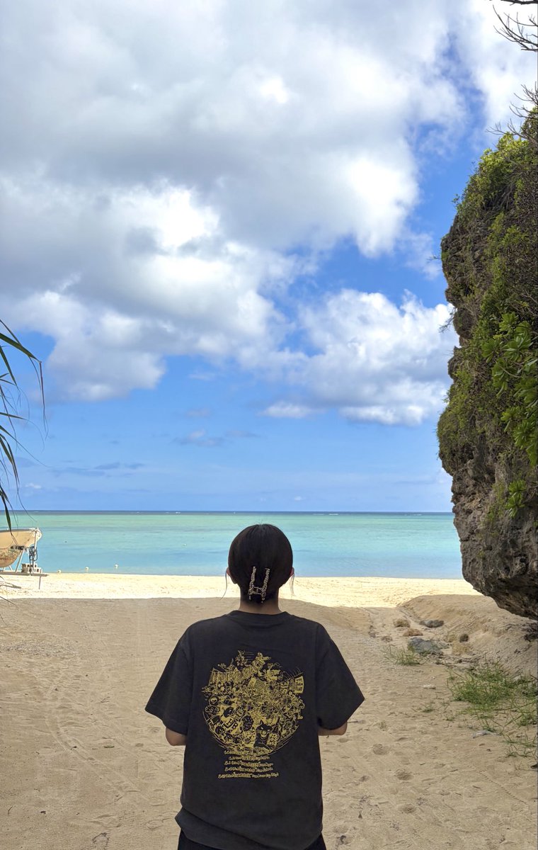 bandsitaina's tweet photo. 海日和☀️
偶然見つけた絶景スポット
写真じゃ伝わり切らないのが悔しい
ちなみにTシャツはHump Back🐱 https://t.co/vBLUfeCmsW
