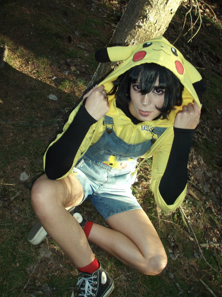 Shkirox_'s tweet photo. FINALLY did a pila shoot so umm here’s my PikaTM cosplay 
#pikatm #cosplay https://t.co/YZS1qmqyfV