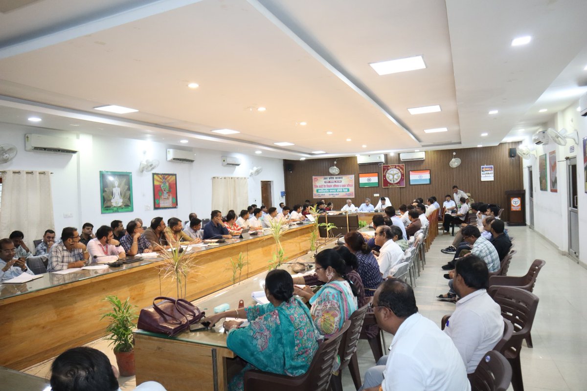 SaharanpurDm's tweet photo. जिलाधिकारी की अध्यक्षता  में राष्ट्रीय स्वास्थ्य मिशन के अंतर्गत गठित जिला स्वास्थ्य समिति शासी निकाय तथा संचारी रोग नियंत्रण एवं घर-घर दस्तक अभियान के संबंध में अंतर्विभागीय समन्वय समिति की बैठक आयोजित की गई।
@CMOfficeUP @UPGovt @ChiefSecyUP @SaharanpurCdo @InfoDeptUP https://t.co/e6ixb0WSpY