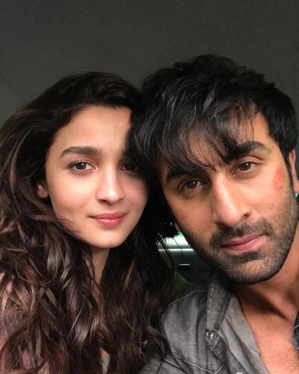 indiaforums's tweet photo. Ranbir Kapoor and Alia Bhatt’s cutest moments that are all heart! ❤️🥹
.
.
.
#RanbirKapoor #AliaBhatt #Ralia #CoupleGoals #IndiaForums https://t.co/j7WHLJi9nK