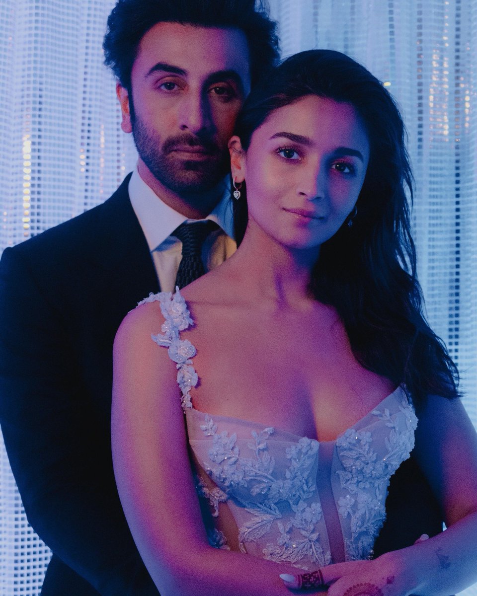indiaforums's tweet photo. Ranbir Kapoor and Alia Bhatt’s cutest moments that are all heart! ❤️🥹
.
.
.
#RanbirKapoor #AliaBhatt #Ralia #CoupleGoals #IndiaForums https://t.co/j7WHLJi9nK