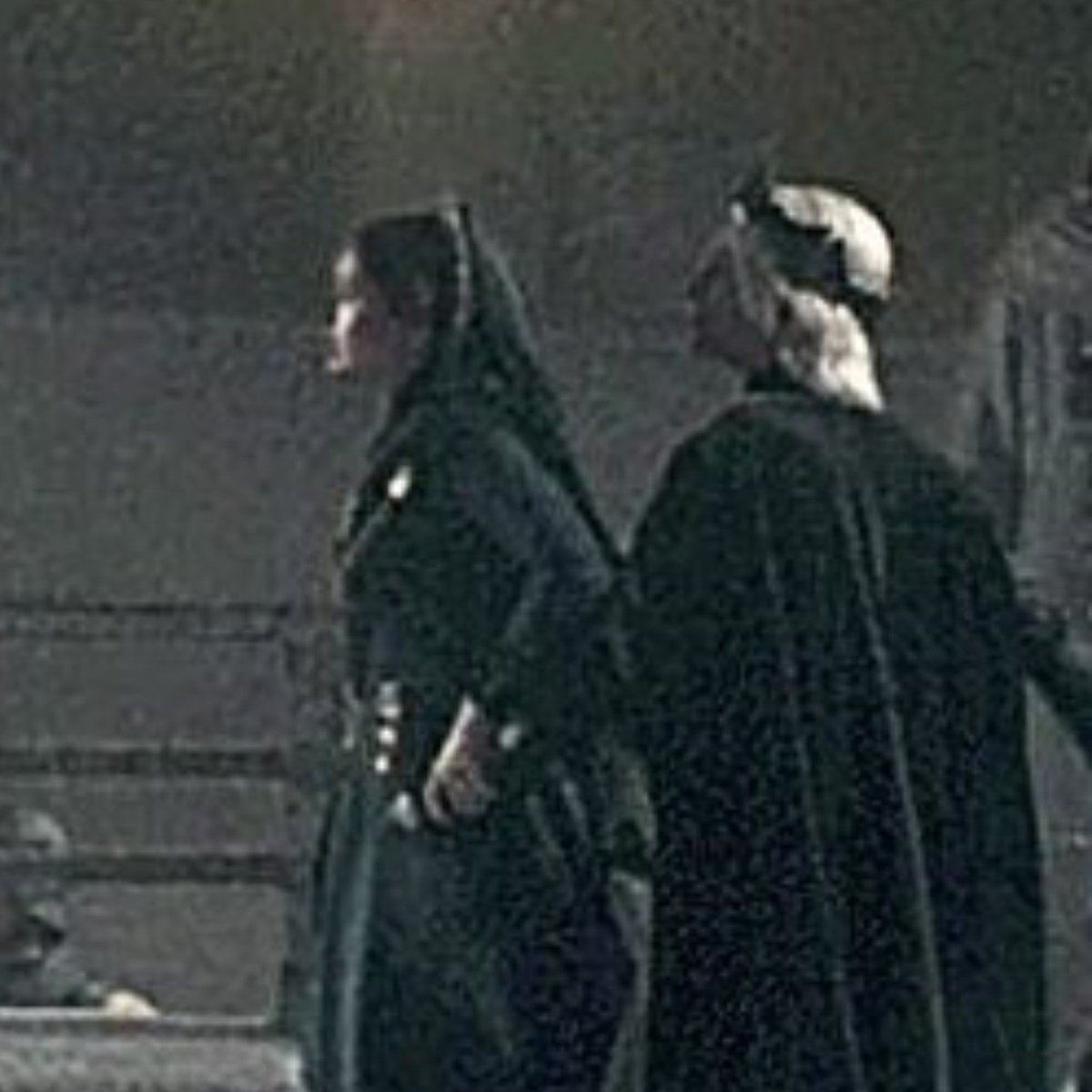 aligonthinker's tweet photo. every time i think about Aegon's hand on Alicent's waist i get emotional https://t.co/4C1wUEsYYI