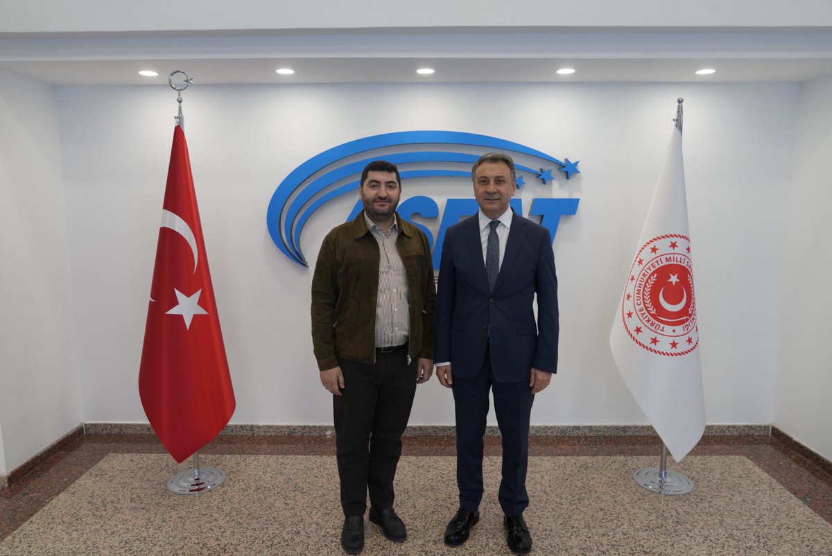 ysankazan's tweet photo. ASFAT (Askeri Fabrika ve Tersane İşletme AŞ) Genel Müdürü Prof. Dr. Mustafa İlbaş’ı ziyaret ettik.

Savunma sanayimizin geliştirilmesi, yerli/millî üretim kapasitemizin güçlendirilmesi ve ülkemizin stratejik hedefleri üzerine hayata geçirdikleri çalışmalar ve Nazik ev sahipliği için Sayın Genel Müdürümüz Prof. Dr. @ilbas_mustafa ‘a teşekkür ediyor, çalışmalarında başarılar diliyorum.