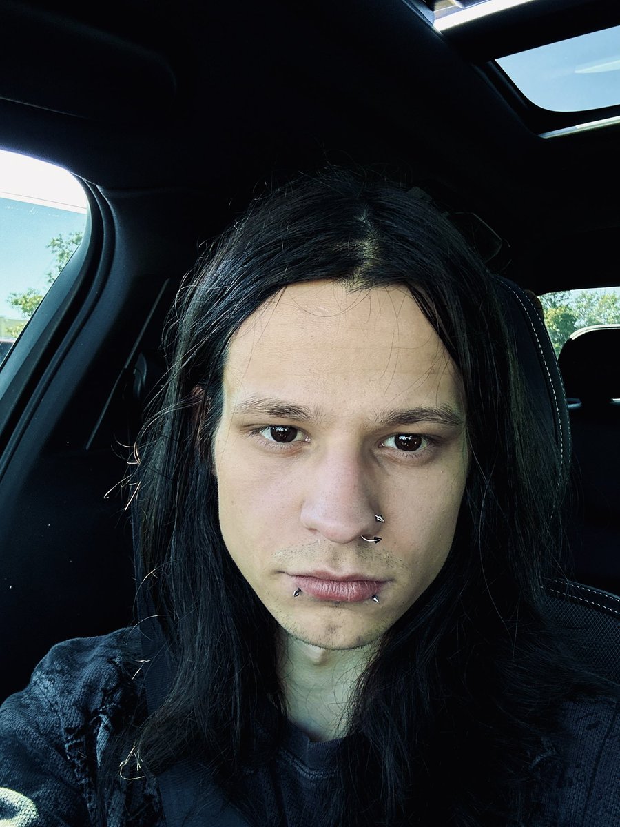 H3XW3AV3R's tweet photo. this is me if you even care https://t.co/B3f4S48pS3