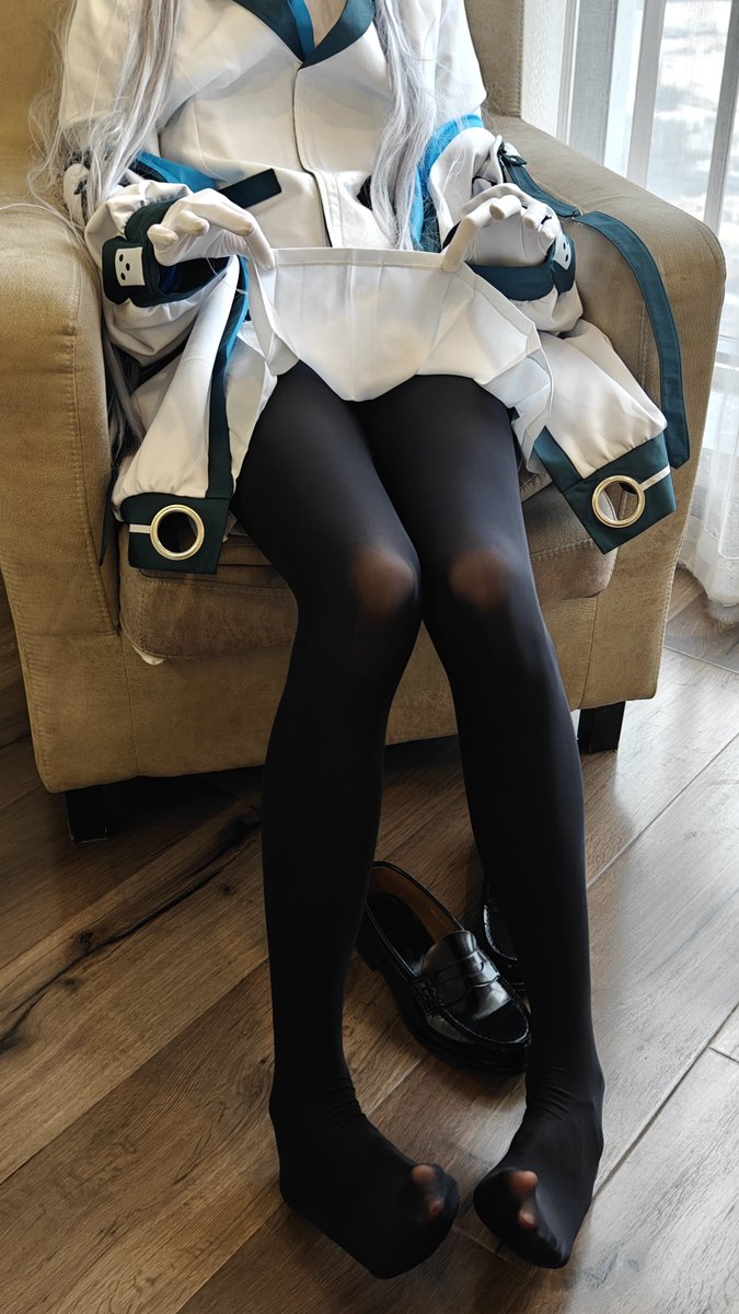 Hexadecima48821's tweet photo. 真是赏心悦目呀，生盐诺亚小姐 #黑丝 #制服鞋 #生盐诺亚 #碧蓝档案 https://t.co/HyAFXOSvbK