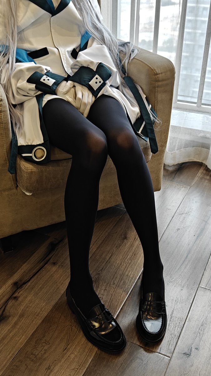 Hexadecima48821's tweet photo. 真是赏心悦目呀，生盐诺亚小姐 #黑丝 #制服鞋 #生盐诺亚 #碧蓝档案 https://t.co/HyAFXOSvbK