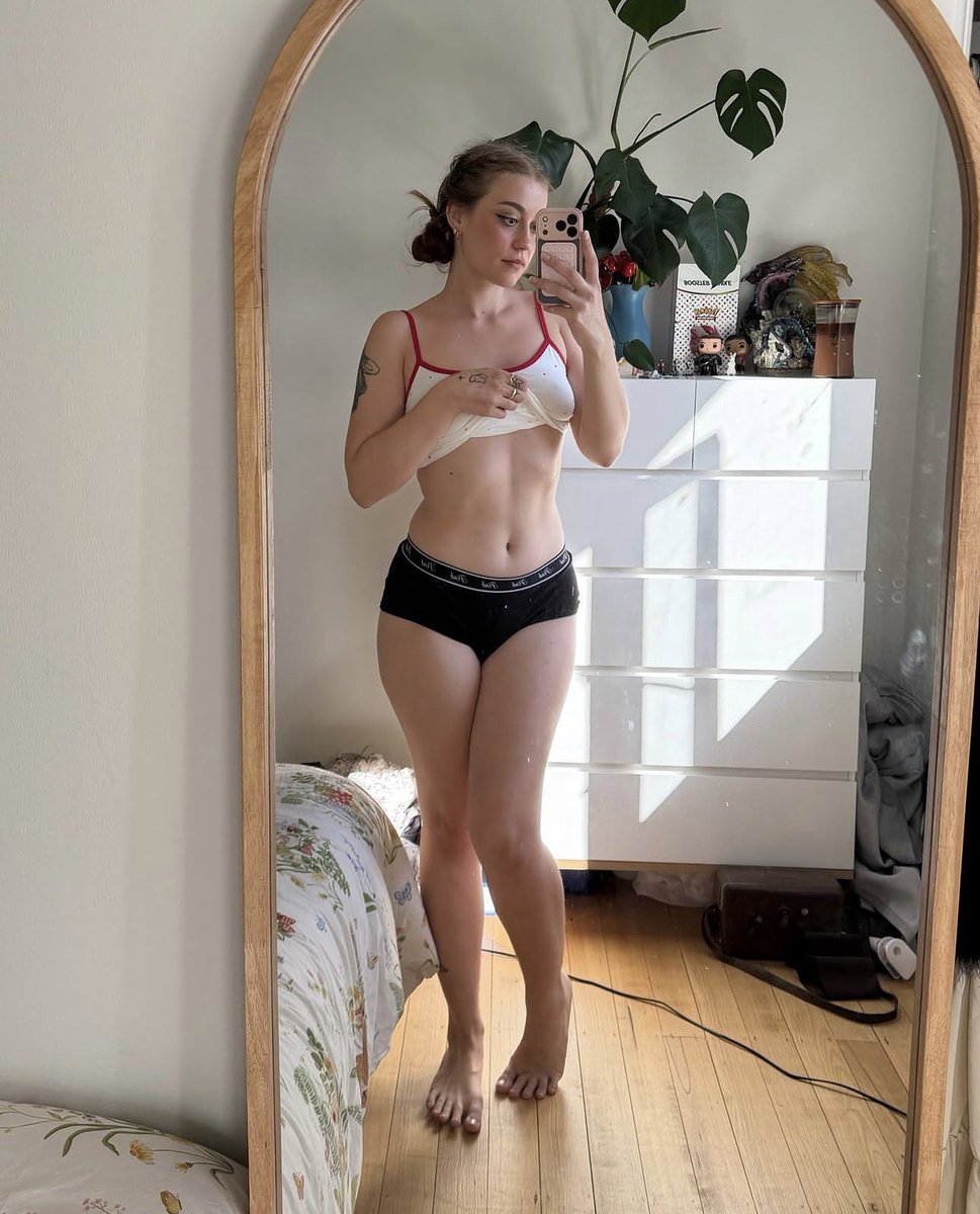 mary34ii's tweet photo. Hmu for menu daddy #nsfwtwt #buyingcontent https://t.co/w1ksDvcmtM