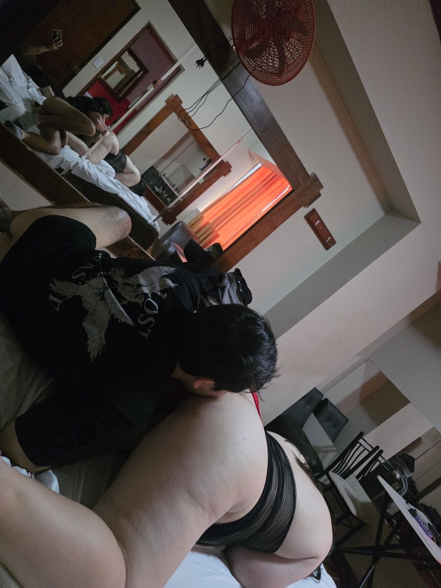 Cuckold861's tweet photo. Compartiendo un poco de como se cogen a mi culona q anda un poco perdida revisando los recuerdos como le dan duro https://t.co/rqQarhPwro