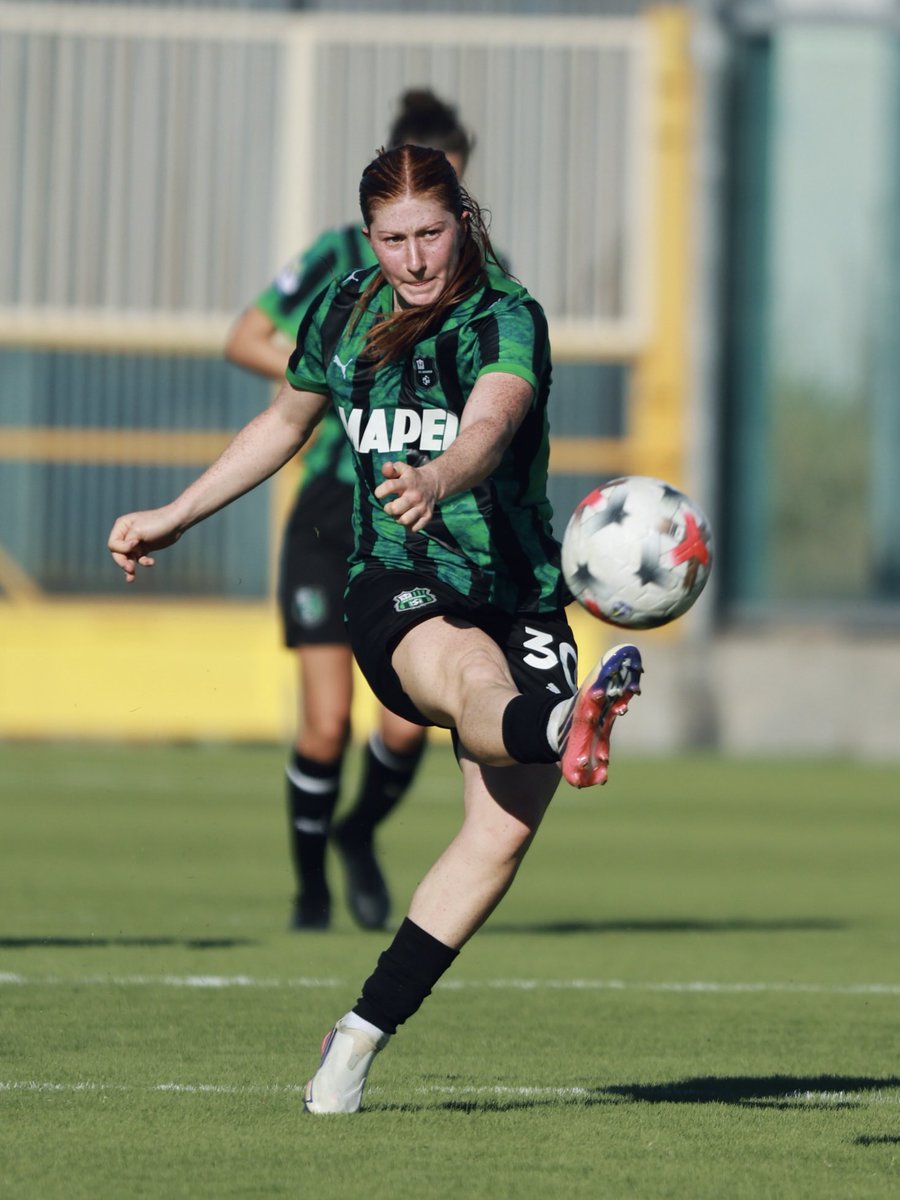 SassuoloUS's tweet photo. Debut para Annika 🇦🇷

#ForzaSasol 🖤💚 https://t.co/GCxXxF8OYl