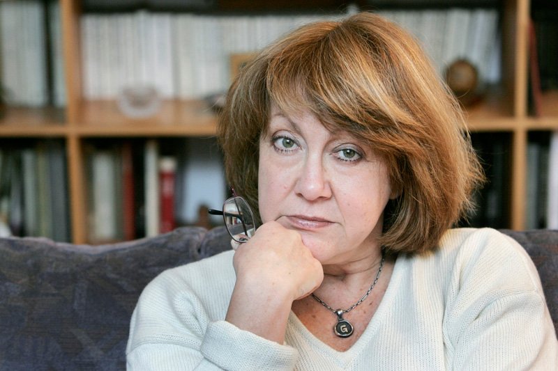 deleslletres's tweet photo. "Aquella joveneta argentina que parlava la nostra llengua i que coneixia més de la nostra història i cultura que la majoria de nosaltres".
Isabel Clara Simó.

Patrícia Gabancho, va néixer a Buenos Aires el 29 de setembre de 1952. https://t.co/G4w51szhQV