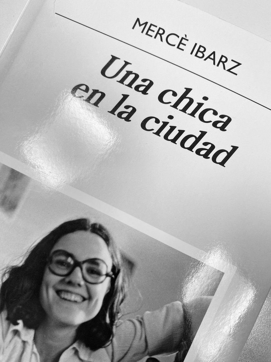 lantonia78's tweet photo. Una chica en la ciudad, Mercé Ibarz. Prosa sinuosa y precisa, de belleza intensa y misteriosa. El amor y la amistad como pilares, el entusiasmo por el cine vivido en salas ya desparecidas, el mercado de libros de segunda mano y los libros comprados con el primer sueldo. https://t.co/kW51VPLlVc
