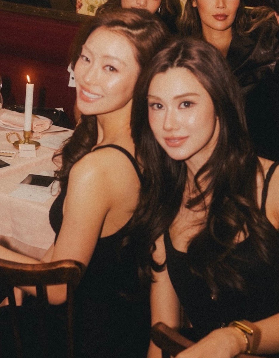lnmzen's tweet photo. i don’t know about you guys but they look pretty fcking insane here

#LenaMiu #ลีน่าหมิว https://t.co/JT6jrY99jF