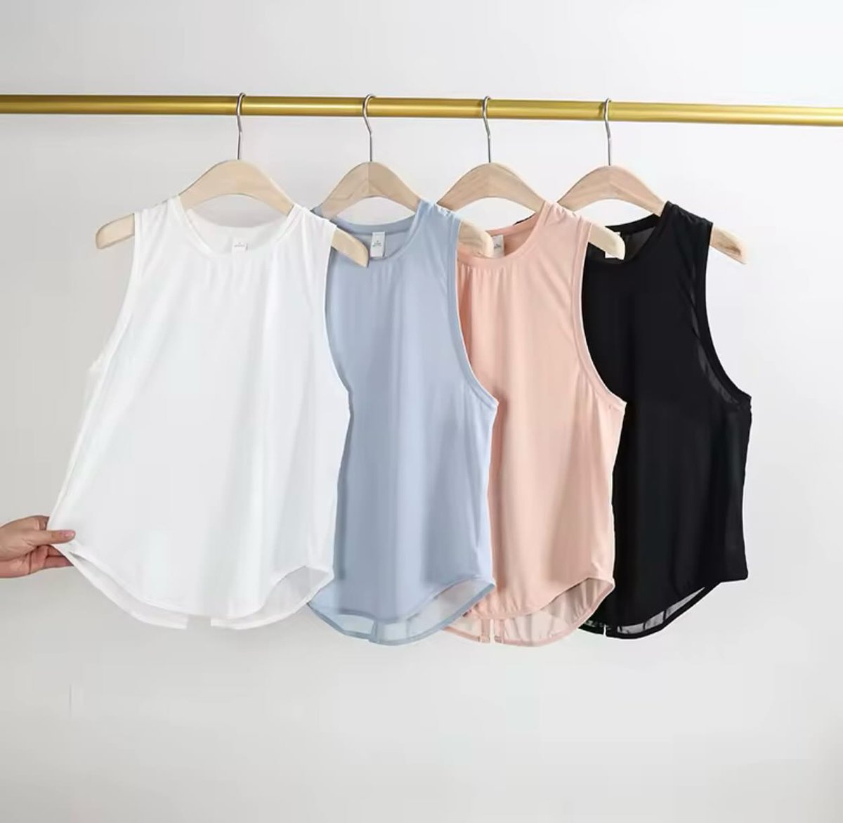 MilesVankampen's tweet photo. New สปอร์ตบราและเสื้อคลุมสีพาสเทล ดีไซน์แขนกว้าง เนื้อผ้าโปร่งเบา นุ่ม ระบายอากาศดี แห้งไว ไม่อับหรือรัดแน่น ด้านหลังผ่าดีไซน์เก๋

ราคา 390 บาท
ผ้า: ไนลอน 75% โพลีเอสเตอร์ 25%
สี: ดำ ฟ้า ขาว ชมพู
ไซซ์: S M L XL
ค่าจัดส่ง 50 บาทต่อรอบ https://t.co/1tNs0m1IBe