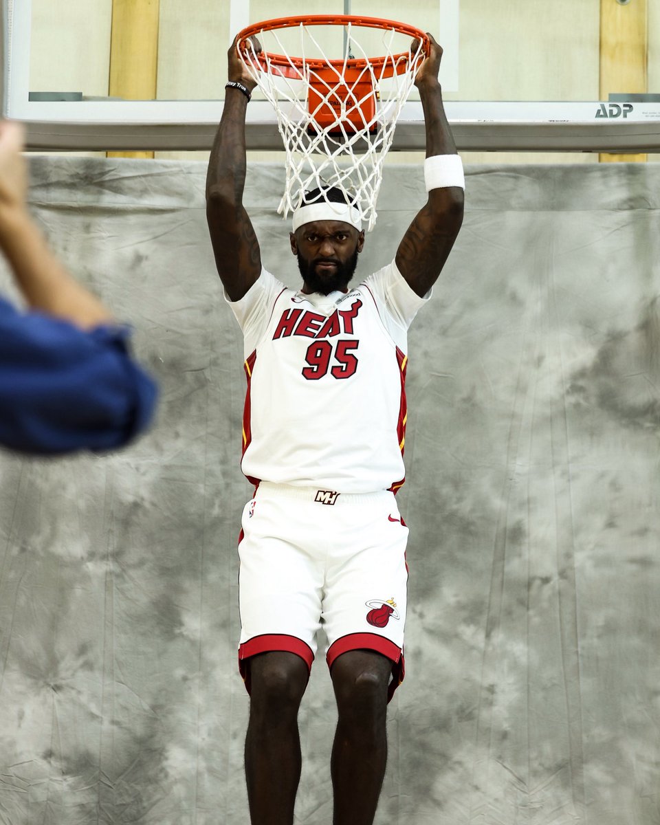MiamiHEAT's tweet photo. Vibes are high 📈 https://t.co/jDHnTruU5s