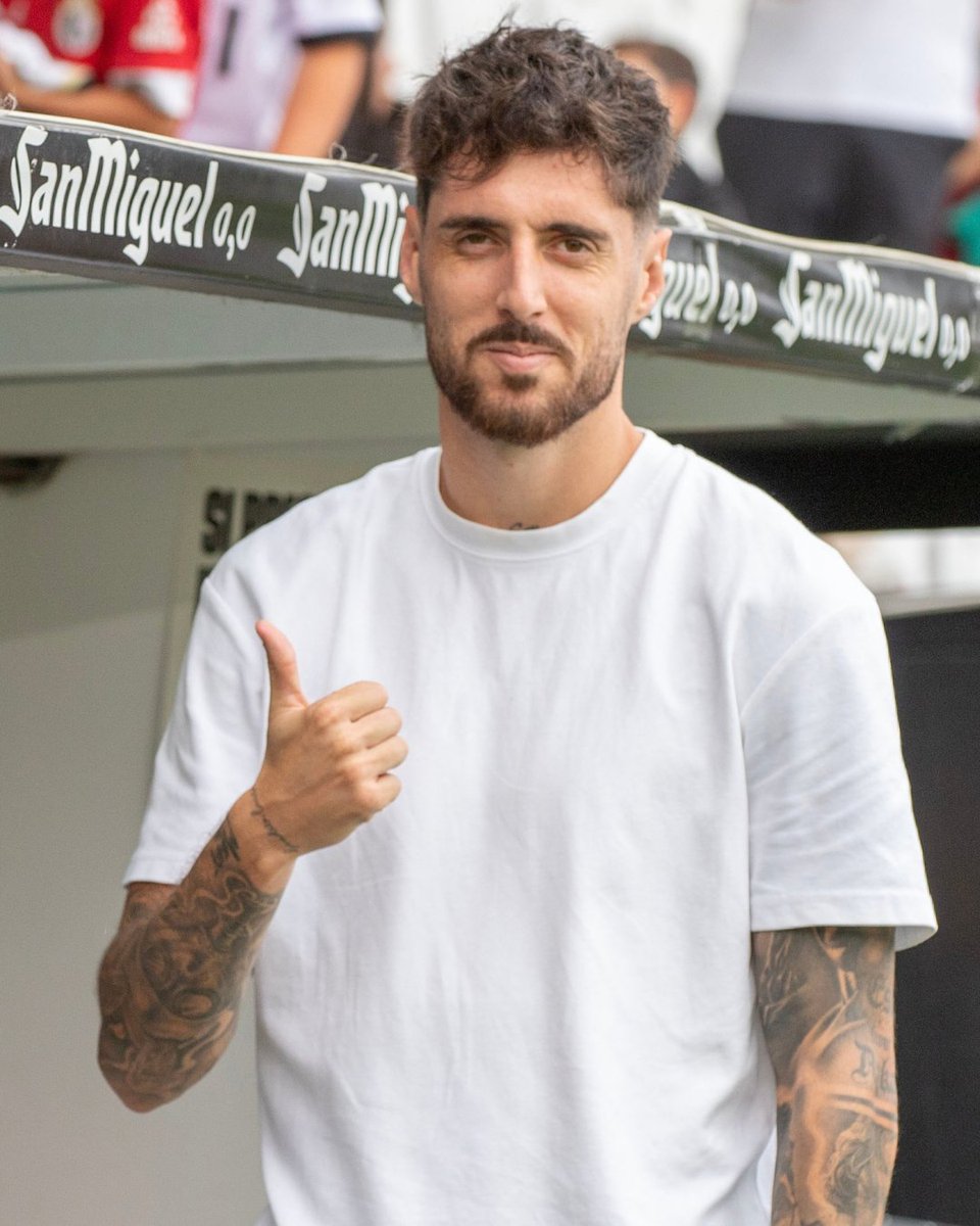 Burgos_CF's tweet photo. Ayer recibimos una visita muy especial. 🤍🖤

Fer Niño aprovechó el parón de LaLiga EA Sports para volver a El Plantío y disfrutar del partido ante el Eldense.

Os dejamos algunas fotos de la visita. 📸🥹 https://t.co/v1QEz1jKDn