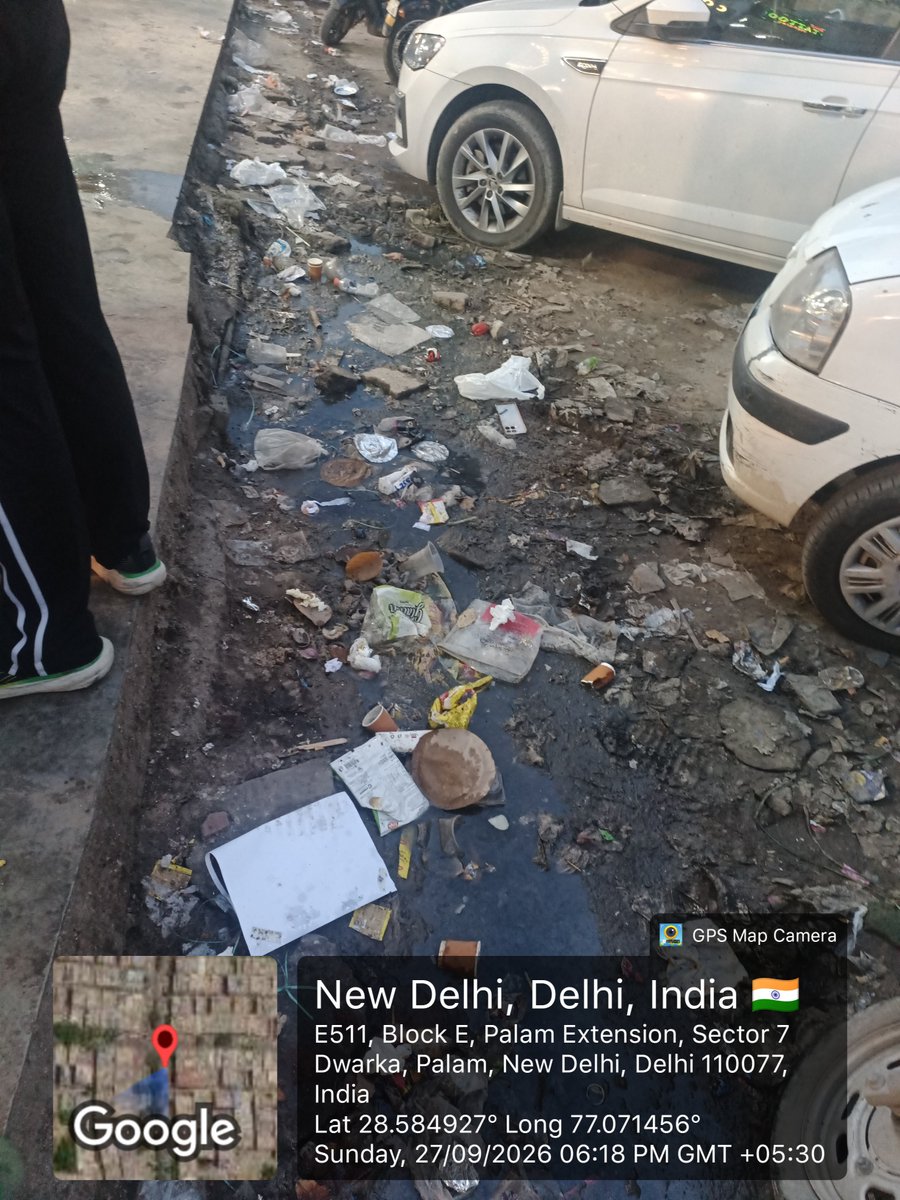 ABHISHEKMANC's tweet photo. @MCD_Delhi This is how ramphal chowk dwarka sector 7 market is maintained by MCD 

Swacch bharat gaya ghoomne

@SBM_MCD @DC_NGZMCD @MCD_Delhi @gupta_rekha @BJP4India @BJP4Delhi https://t.co/05Mma8wot8