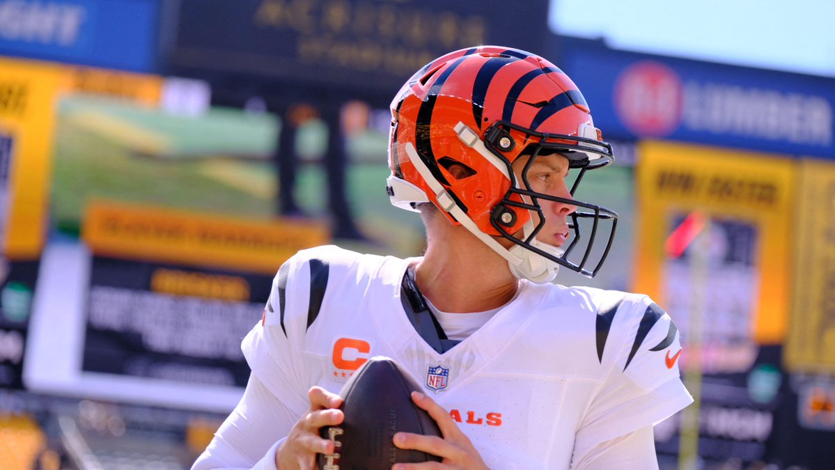 PFF's tweet photo. Highest Week 3 passing grade

Joe Burrow                84.2
Sam Darnold            83.1
Patrick Mahomes   82.4
Geno Smith              78.7
Jared Goff                 78.7 https://t.co/eaaSYSxaXK