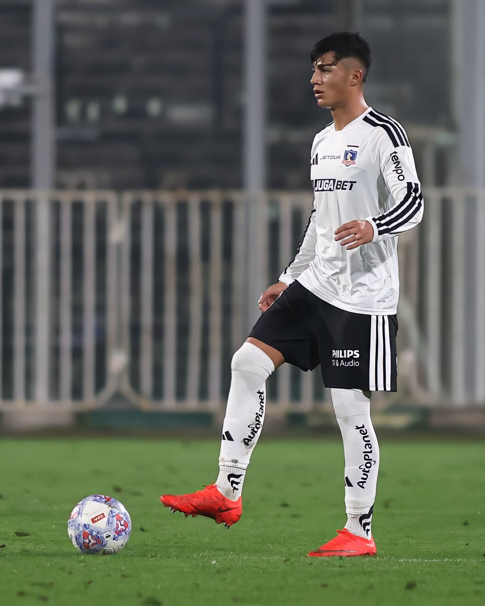 Hanti09's tweet photo. Alonso Olguín entrenó de TITULAR

Sería la gran novedad en la defensa de Colo-Colo para el proximo partido https://t.co/TmdOJggD2i