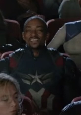 captaincupkick's tweet photo. The difference in their reactions is killing me 😭 https://t.co/AIUfxYlHe8