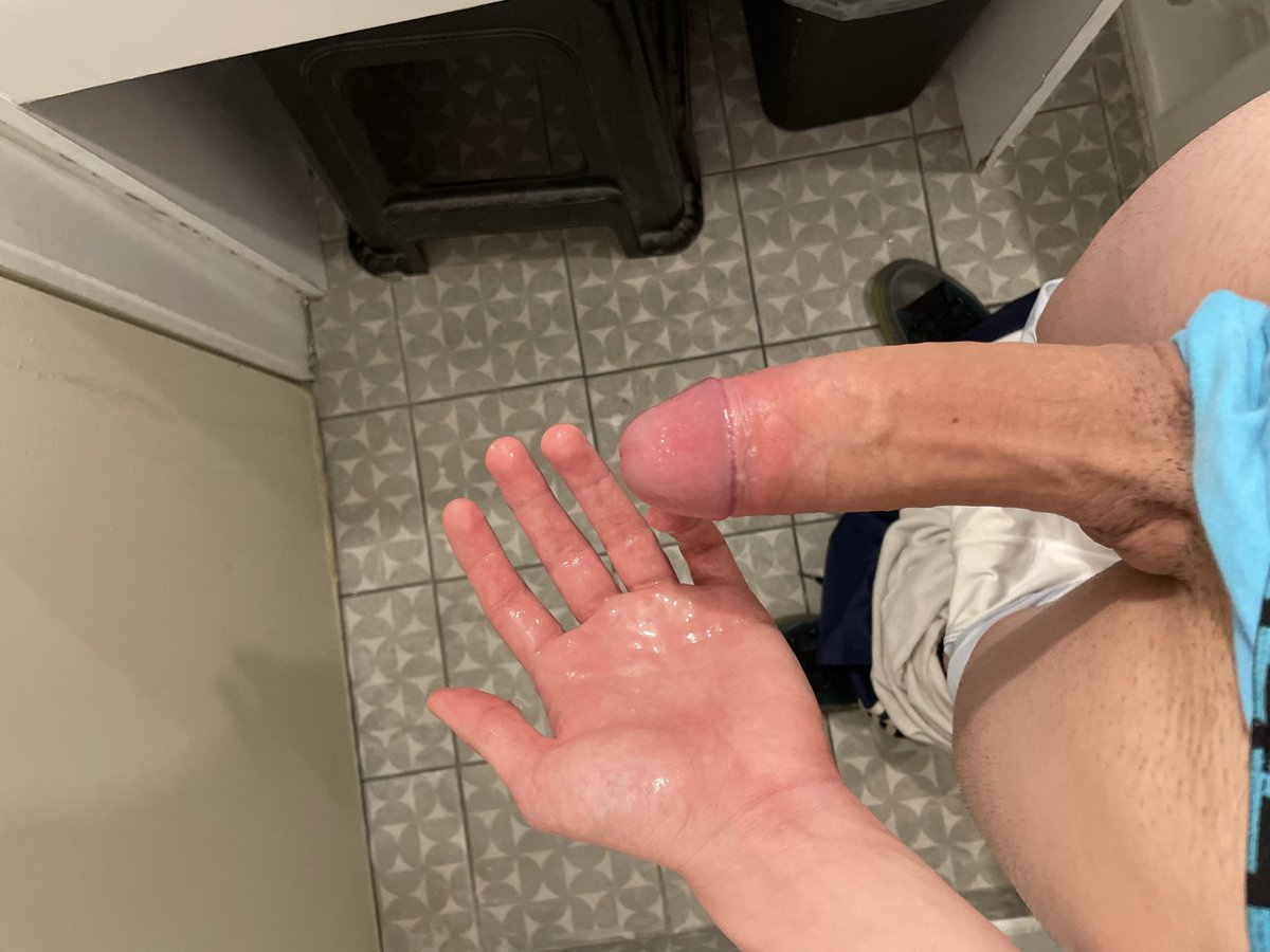 twinkit0p's tweet photo. Lo rico que es jalársela después de entrenar 🥵😏
Like si quieres mi leche https://t.co/lDmwyQyENI