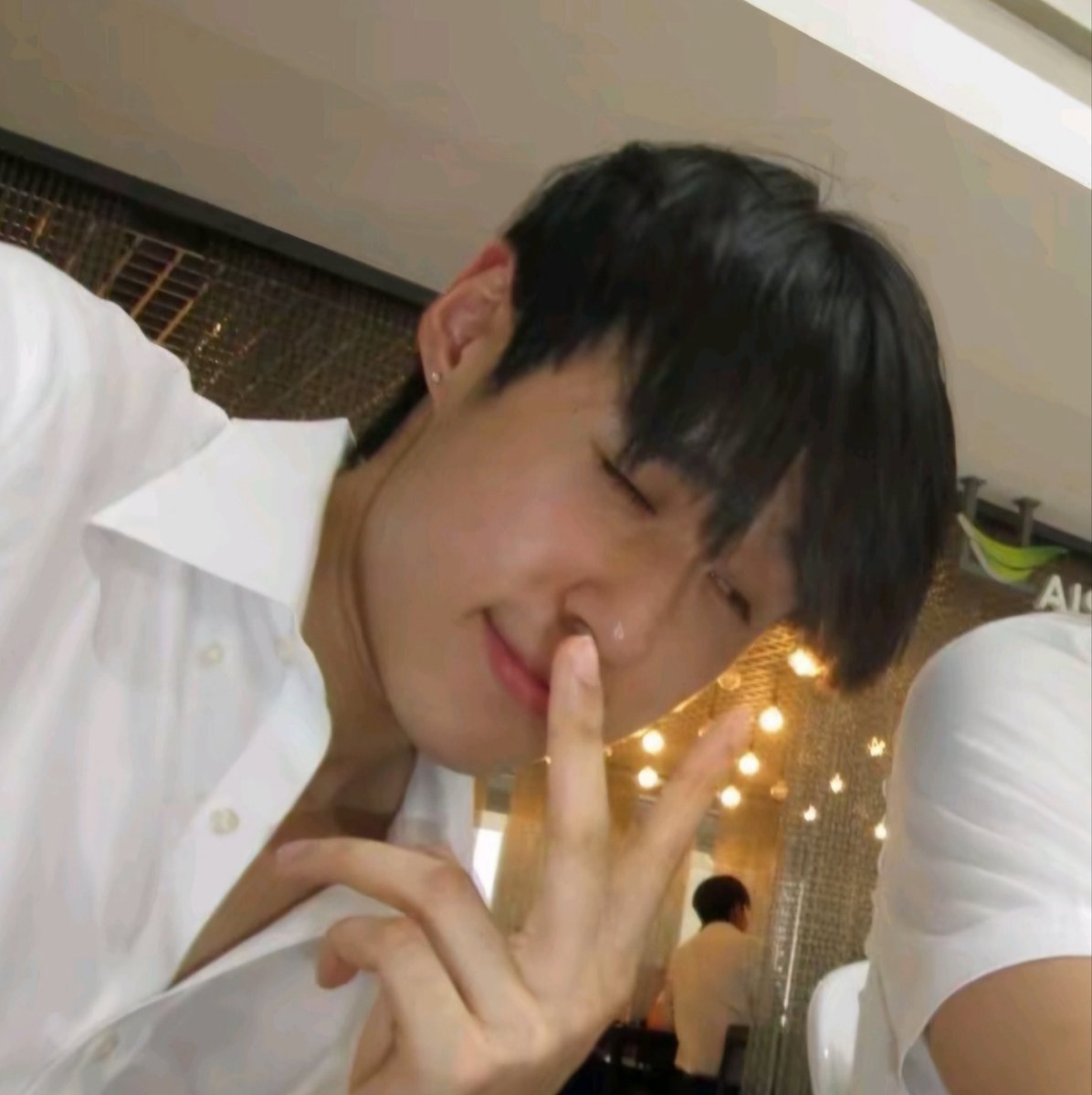 flutterfieldd's tweet photo. รพฬเต็มได้เลยนะคะ เนื่องจากนิสิตเหลียวคอหัก https://t.co/DOAILUQg4f