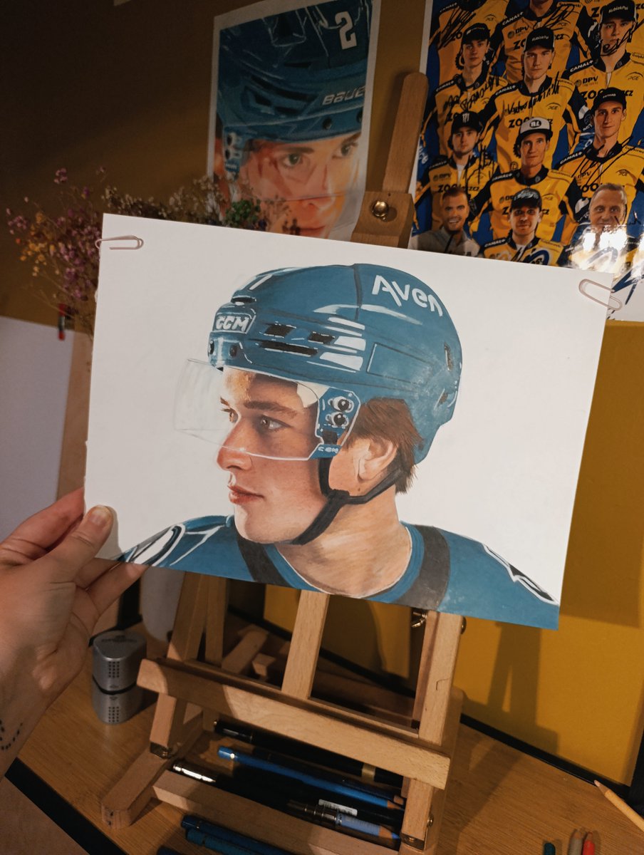 zielinskaaart's tweet photo. Finished! What do you think? 😙

​For more of my artwork, check out my TikTok and Instagram: https://t.co/xlfIyV1Nlh ✨

#thefutureisteal #hockeytwt https://t.co/nBUqxhvfjn