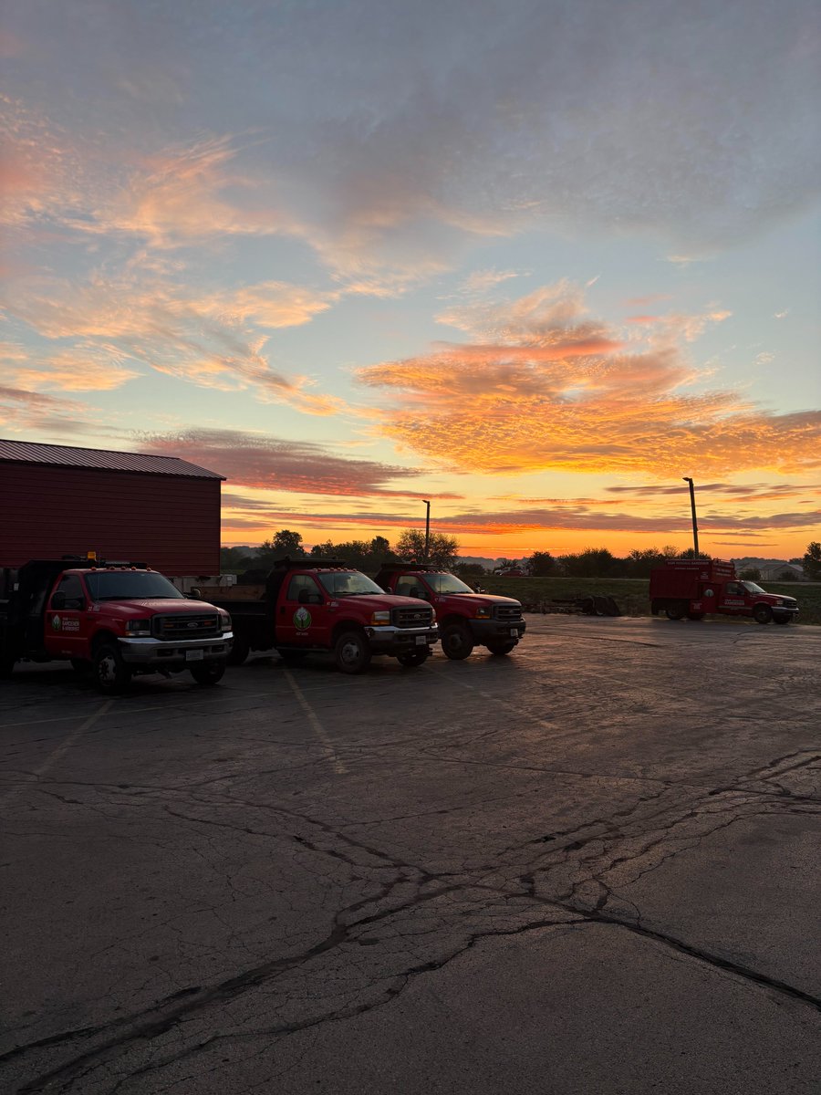 ypgausa's tweet photo. You can't beat a YPGA parking lot sunrise📷📷 https://t.co/DWKwc0lw0d