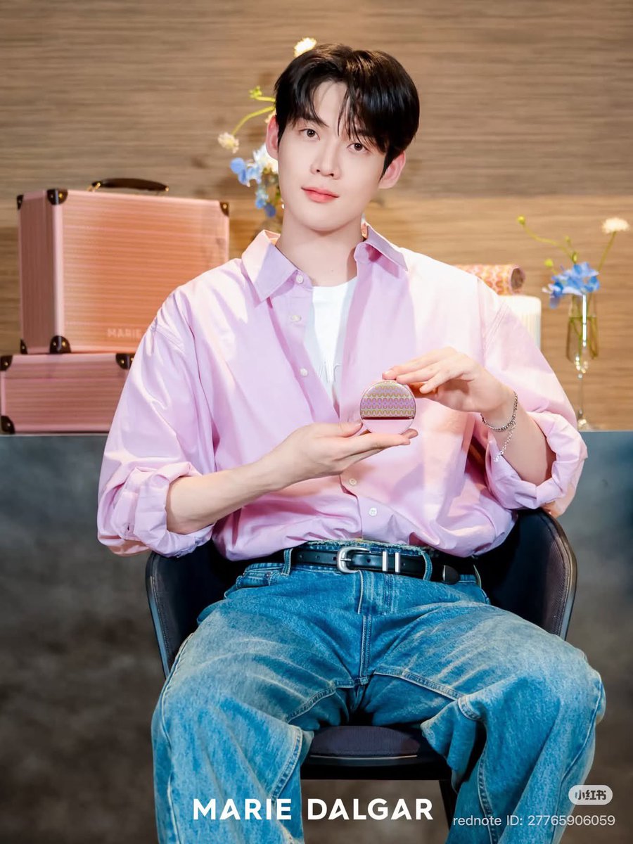 kimyoonsik_vn's tweet photo. [September 28, 2026] Marie Dalgar updated Weibo

Meeting Kim Yoon Sik, a destined encounter
#金允植[超话]#

Meeting, conversations, laughter,
and some moments that were never written in advance.

Capturing this moment of the “Shanhai Holiday” through the lens.

About beauty, about authenticity,
and about the long-awaited meeting with Kim Yoon Sik that finally happened.

#김윤식 #KIMYOONSIK #金允植